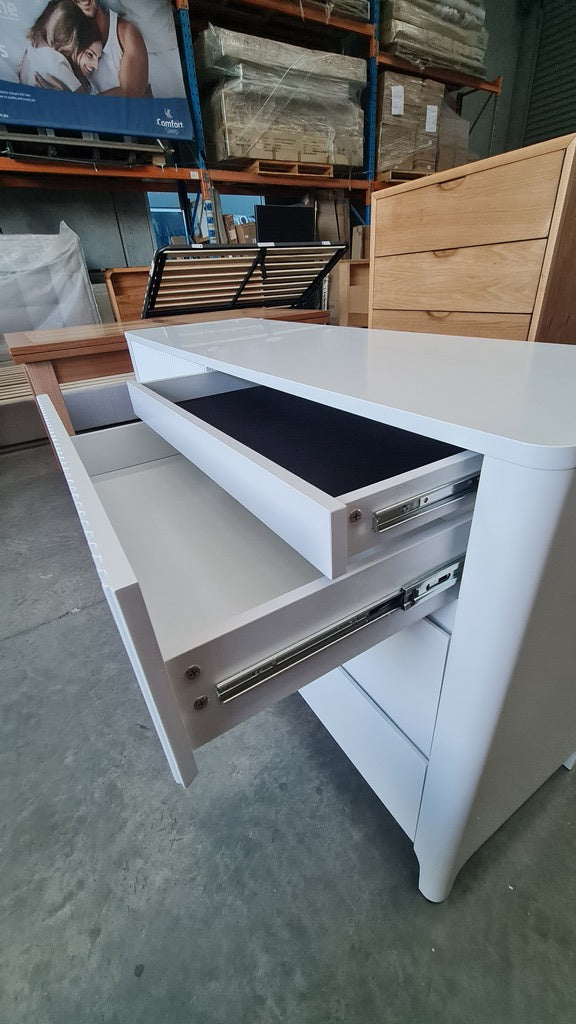 MATT WHITE 6 DRAWER DRESSER – SCANDI / CONTEMPORARY STYLE