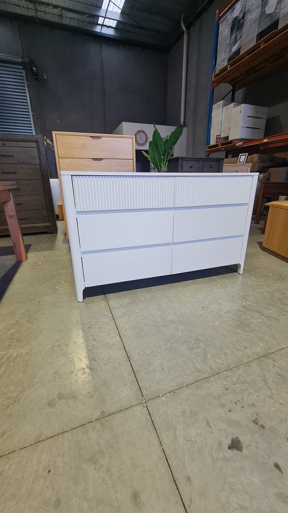 MATT WHITE 6 DRAWER DRESSER – SCANDI / CONTEMPORARY STYLE