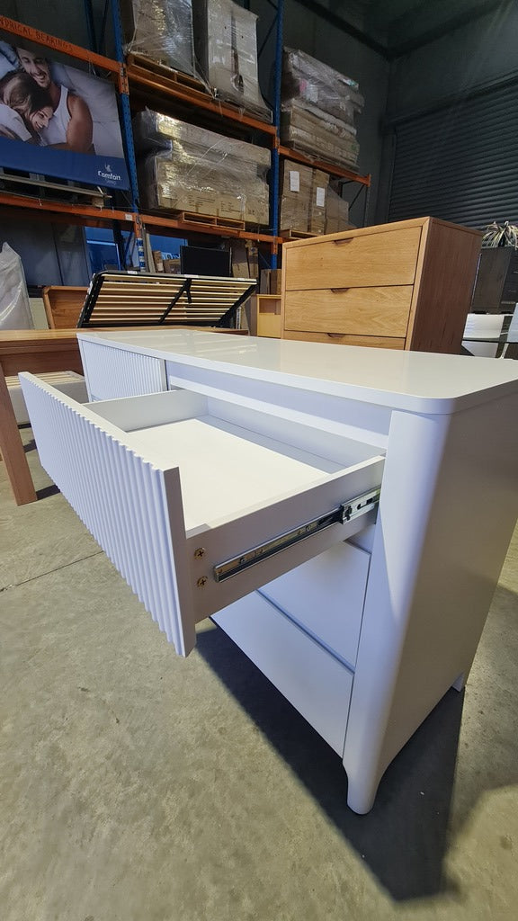 MATT WHITE 6 DRAWER DRESSER – SCANDI / CONTEMPORARY STYLE