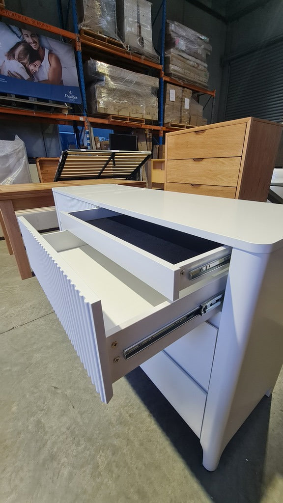 MATT WHITE 6 DRAWER DRESSER – SCANDI / CONTEMPORARY STYLE