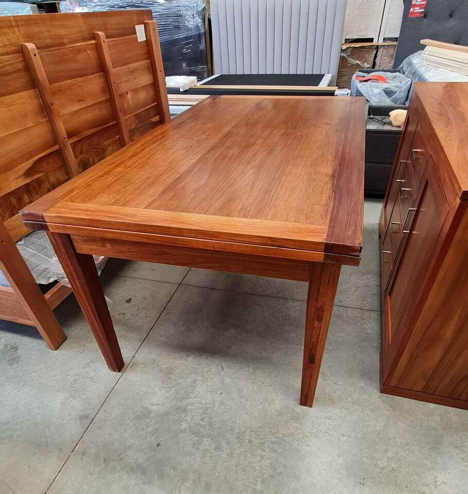 Tasmanian Blackwood 1.8m/2.8m Extendable Dining Table