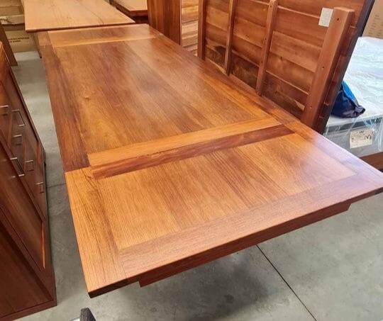 Tasmanian Blackwood 1.8m/2.8m Extendable Dining Table