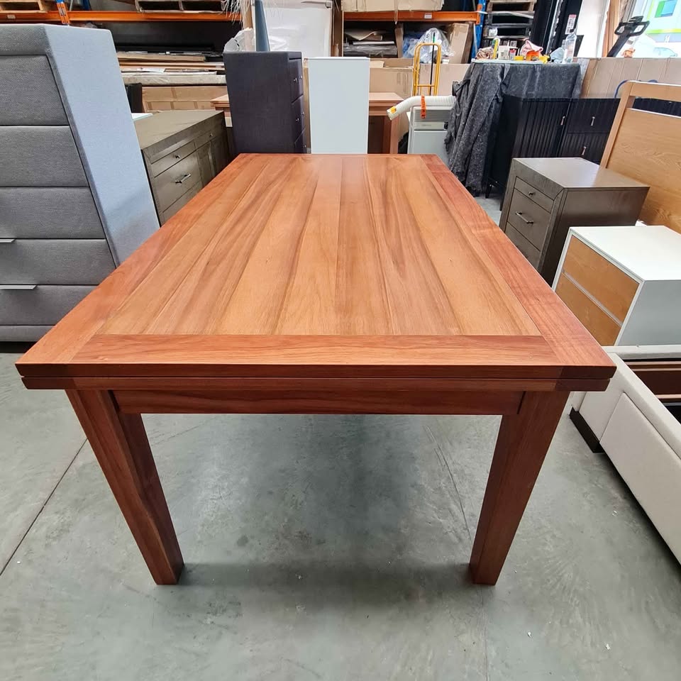 Tasmanian Blackwood 1.8m/2.8m Extendable Dining Table