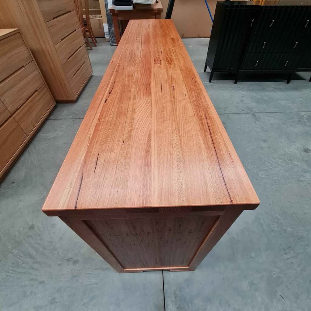 Messmate Buffet – 215cm