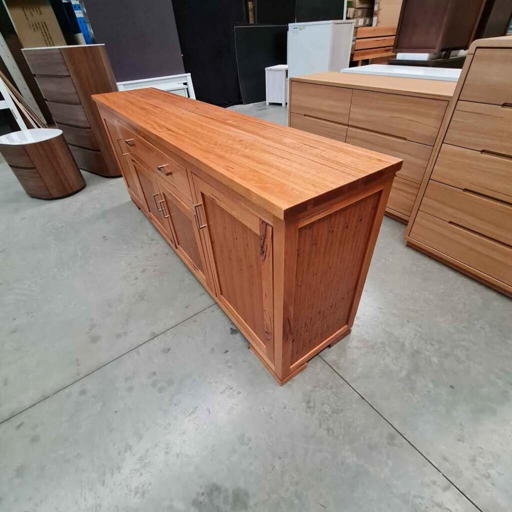 Messmate Buffet – 215cm