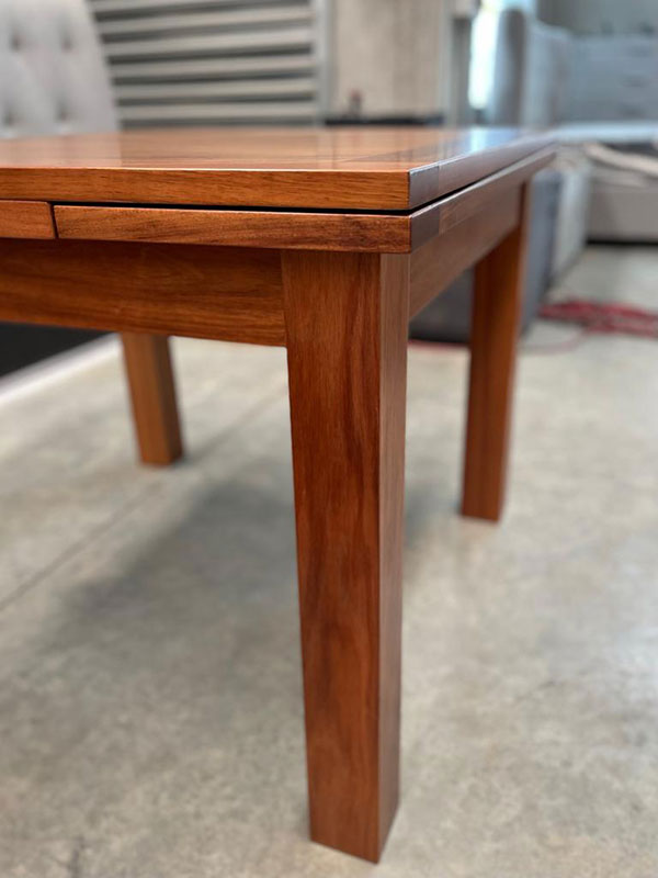 Tasmanian Blackwood 1m/1.6m Extension Dining Table