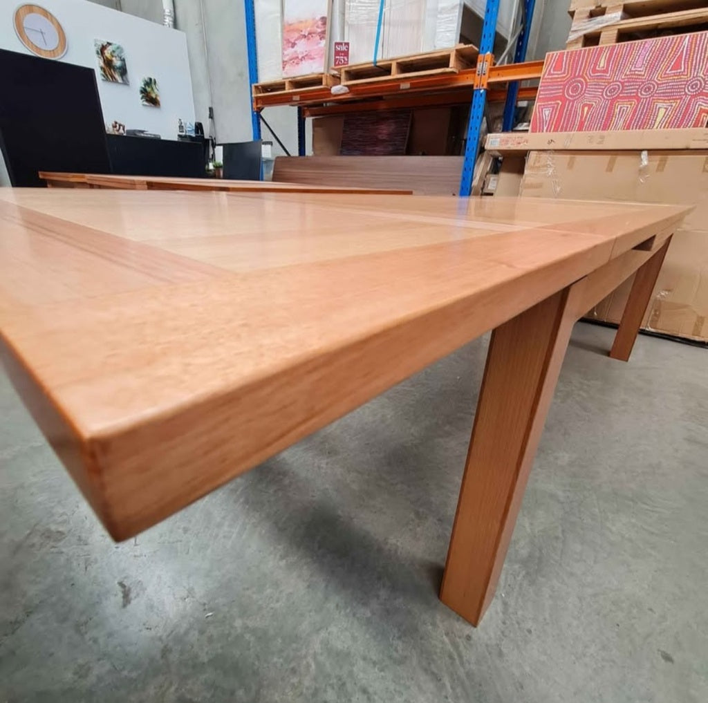 Tasmanian Oak 2m - 3m Extendable Dining Table