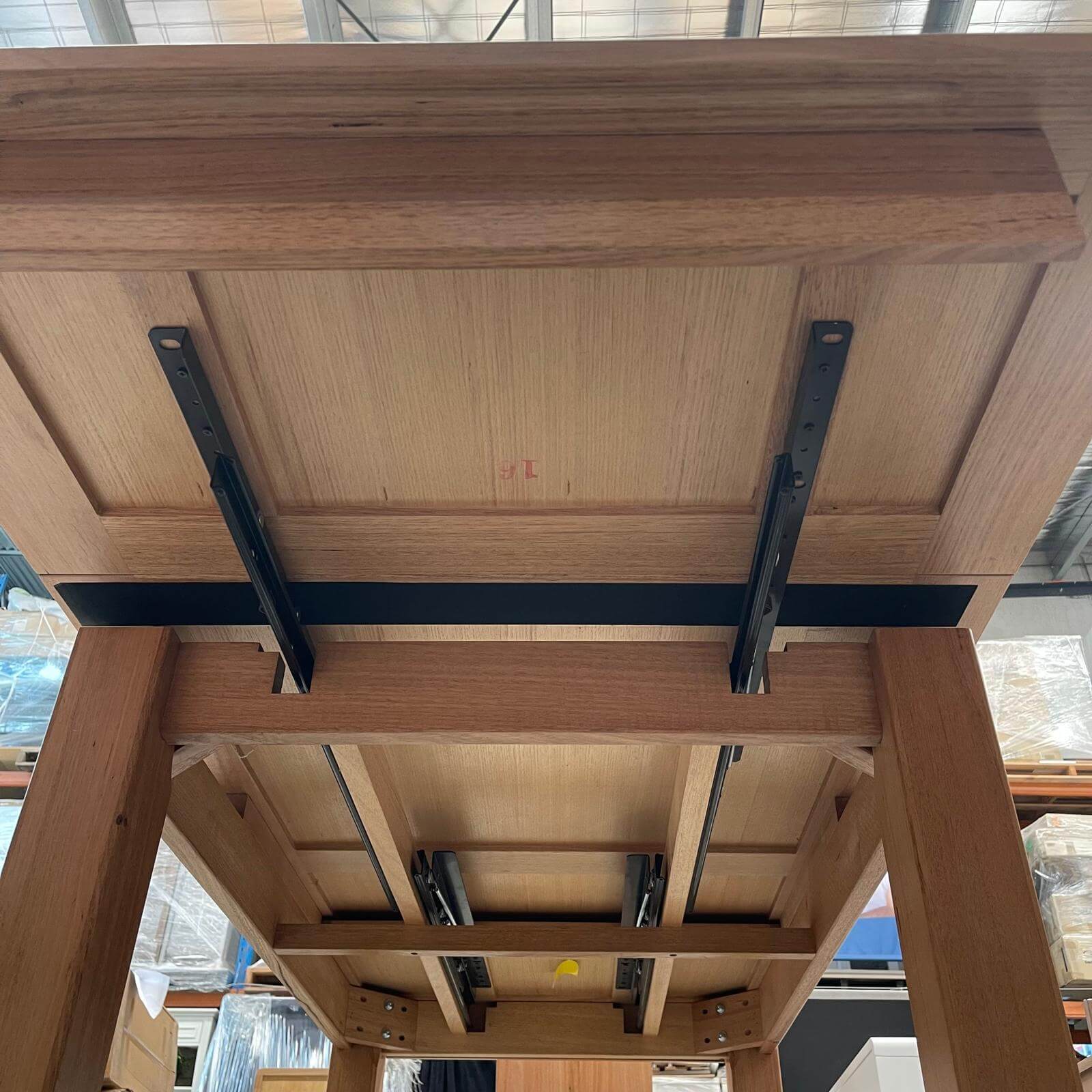 Tasmanian Oak 1.5m/2.5m Extendable Dining Table