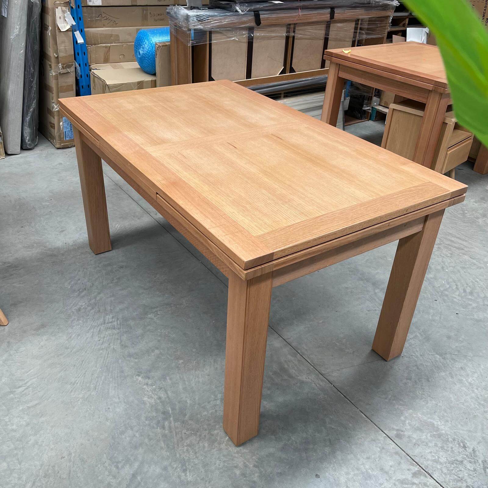 Tasmanian Oak 1.5m/2.5m Extendable Dining Table