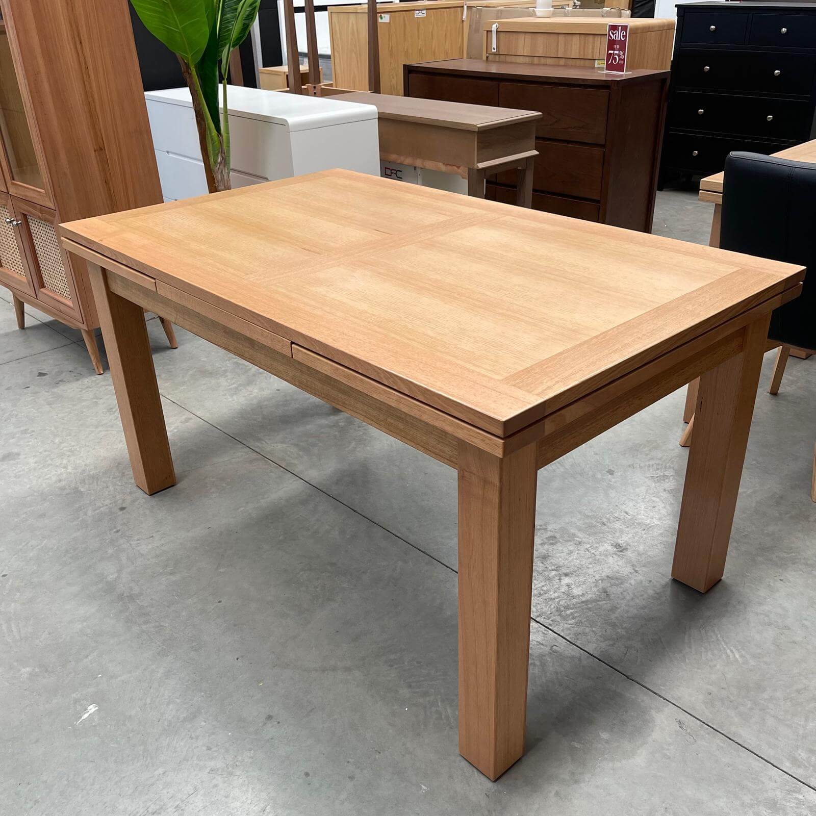Tasmanian Oak 1.5m/2.5m Extendable Dining Table