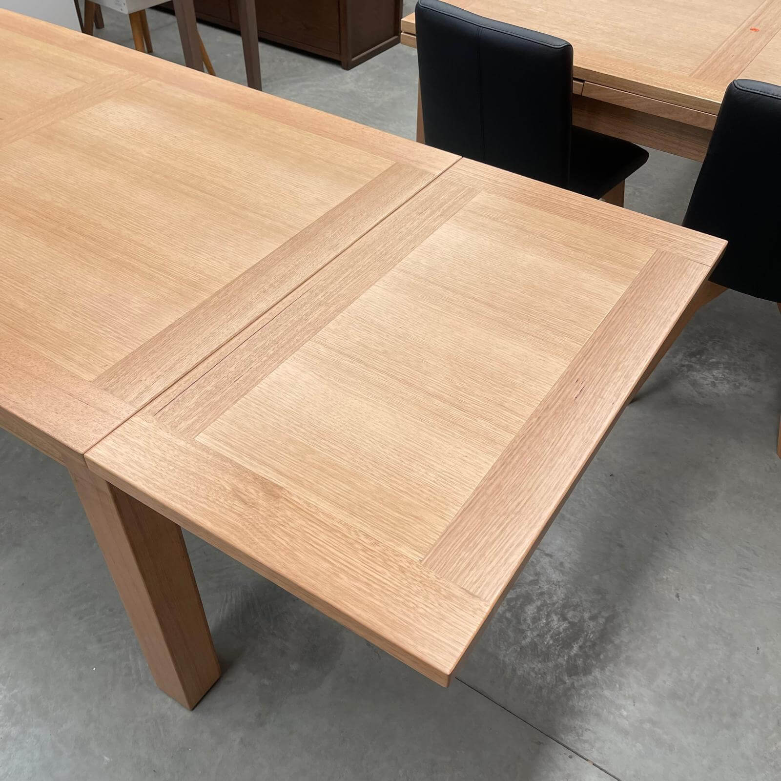 Tasmanian Oak 1.5m/2.5m Extendable Dining Table