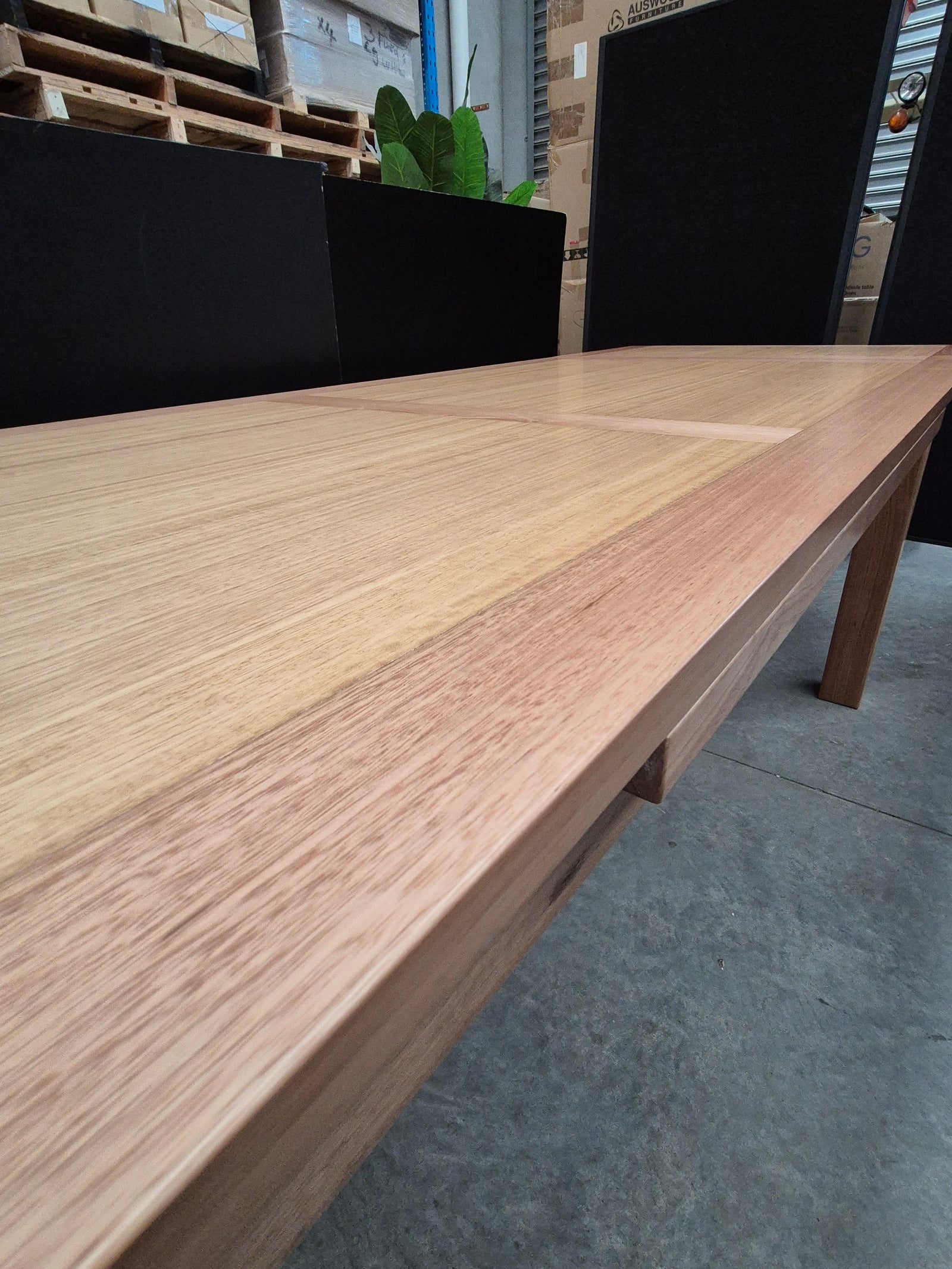 Tasmanian Oak Extendable Dining Table