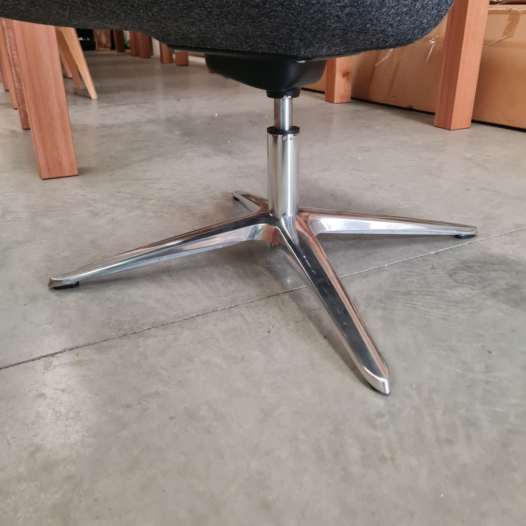 Swivel Lounge Chair