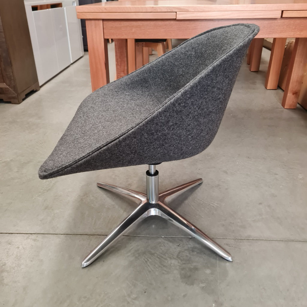Swivel Lounge Chair