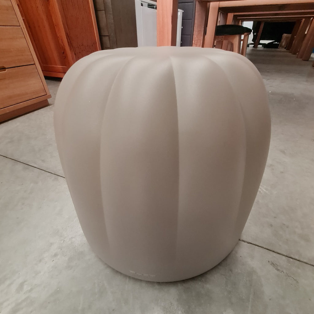 Gumball Pouf Argill PP Finish
