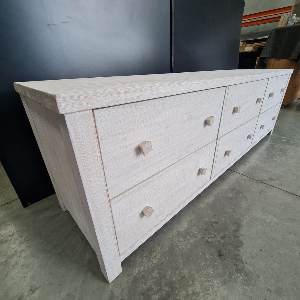 Lavato Whitewash 6-Drawer Lowboy