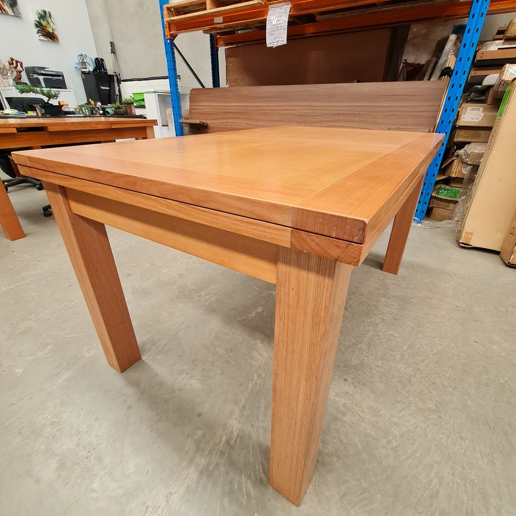 Tasmanian Oak Extendable Dining Table 1.5m - 2.5m