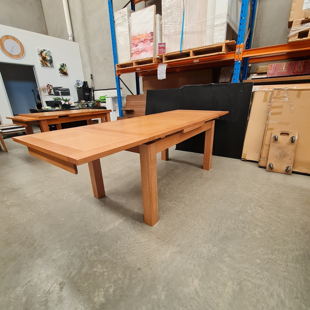 Tasmanian Oak Extendable Dining Table 1.5m - 2.5m