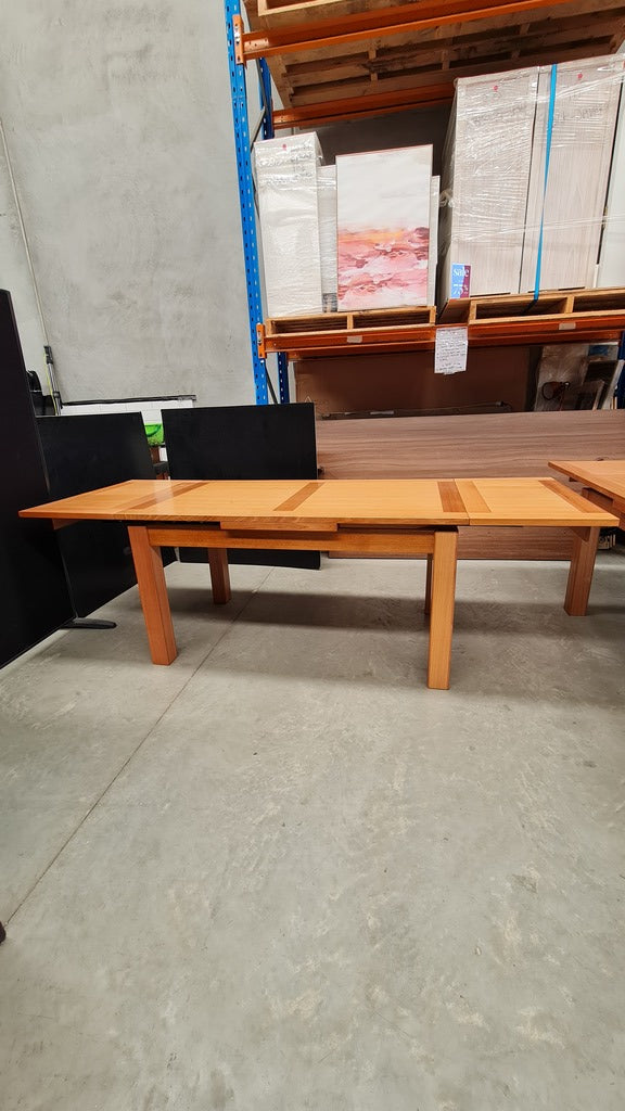 Tasmanian Oak Extendable Dining Table 1.5m - 2.5m