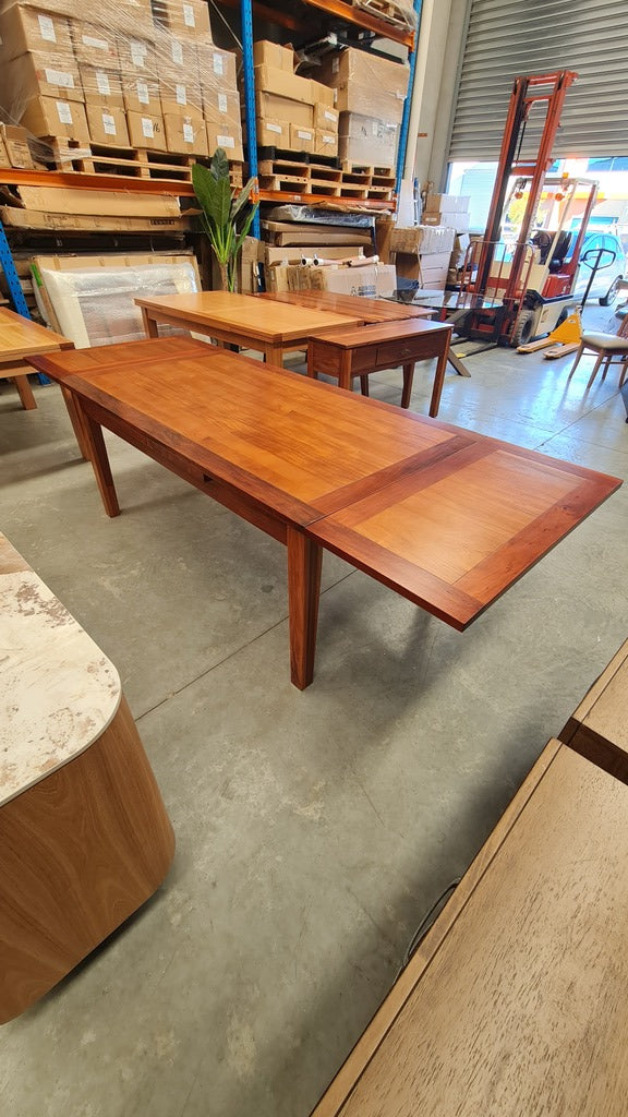 Tasmanian Blackwood 1.8m - 2.8m Extendable Dining Table