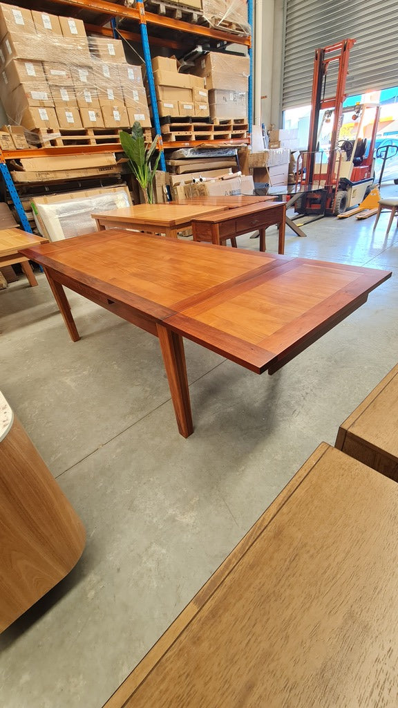 Tasmanian Blackwood 1.8m - 2.8m Extendable Dining Table