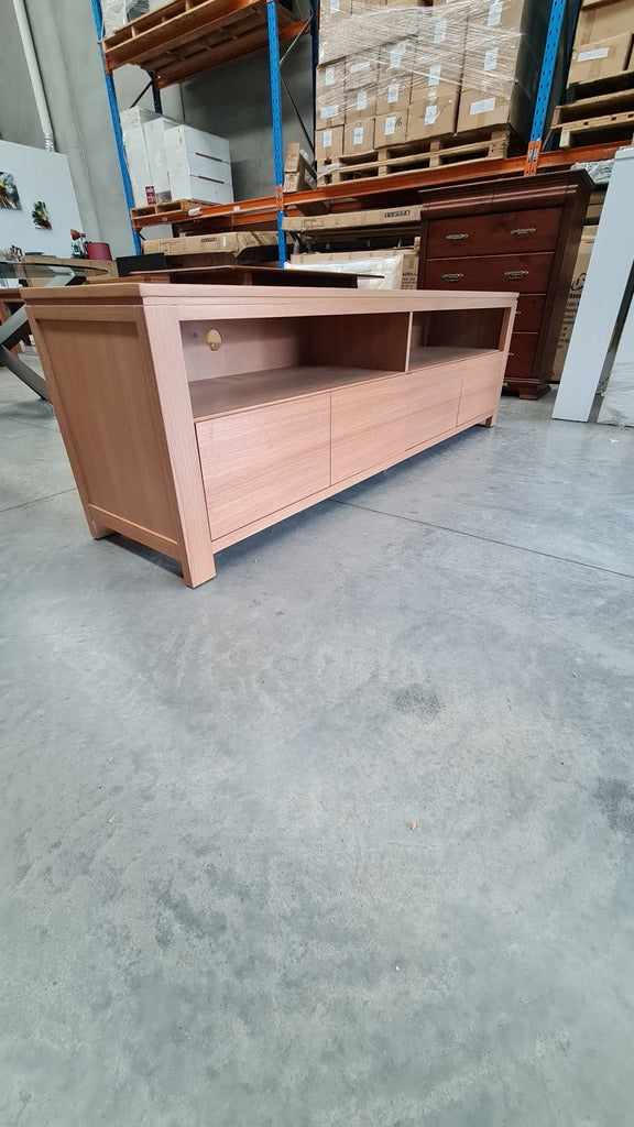 Southern Oak Entertainment Unit – 2.0m Premium Piece