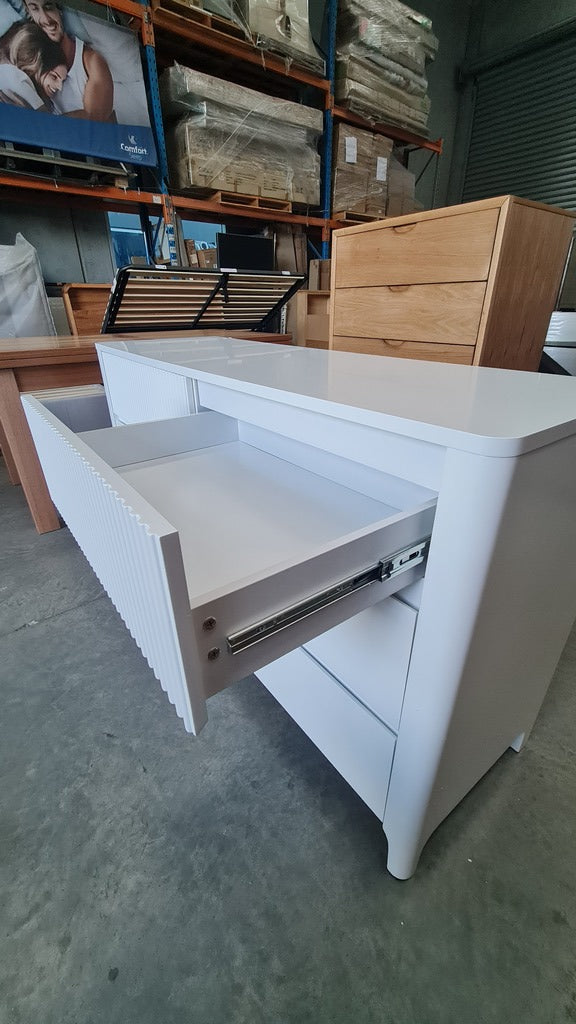 MATT WHITE 6 DRAWER DRESSER – SCANDI / CONTEMPORARY STYLE