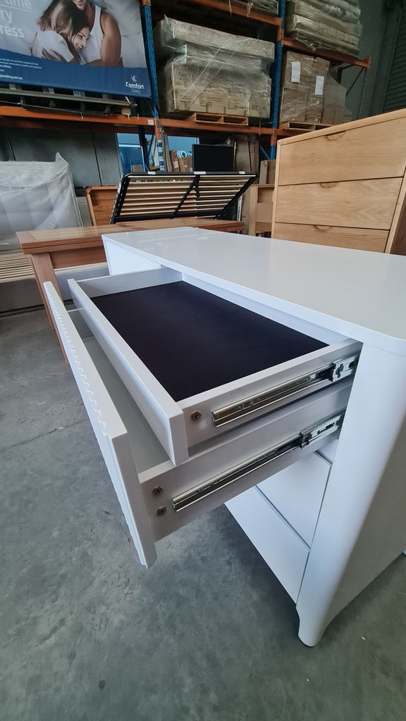 MATT WHITE 6 DRAWER DRESSER – SCANDI / CONTEMPORARY STYLE