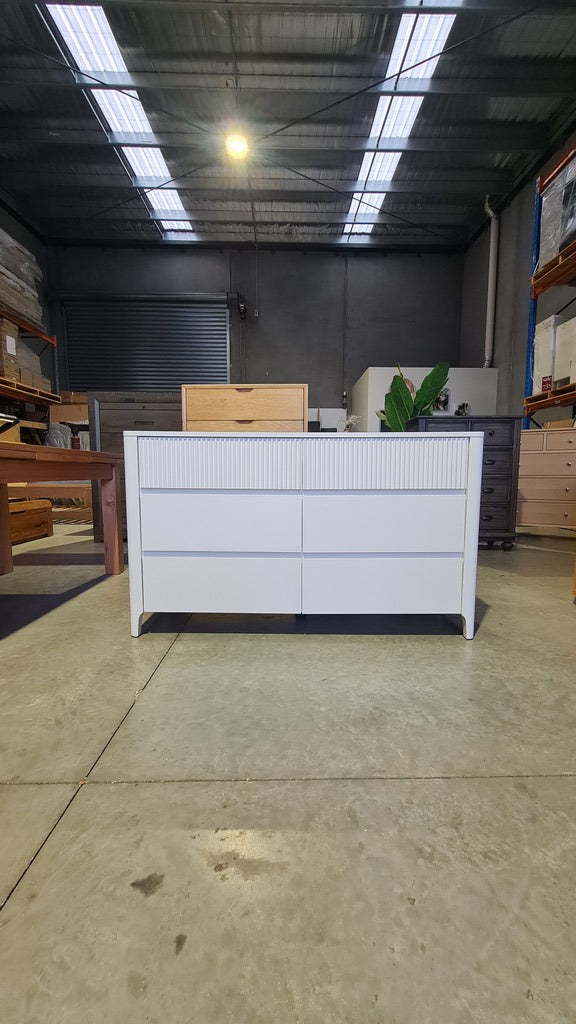 MATT WHITE 6 DRAWER DRESSER – SCANDI / CONTEMPORARY STYLE