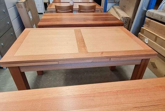 Tasmanian Oak 1.5m/2.5m Extendable Dining Table