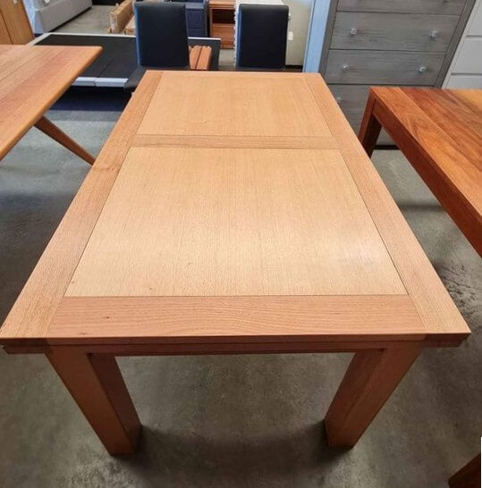 Tasmanian Oak 1.5m/2.5m Extendable Dining Table
