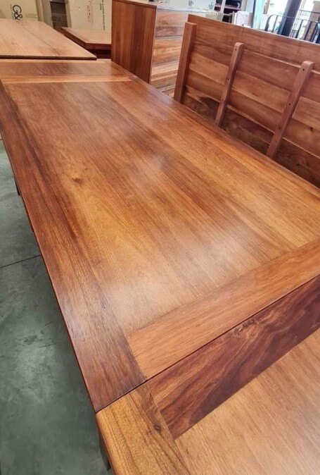 Tasmanian Blackwood 1.8m/2.8m Extendable Dining Table