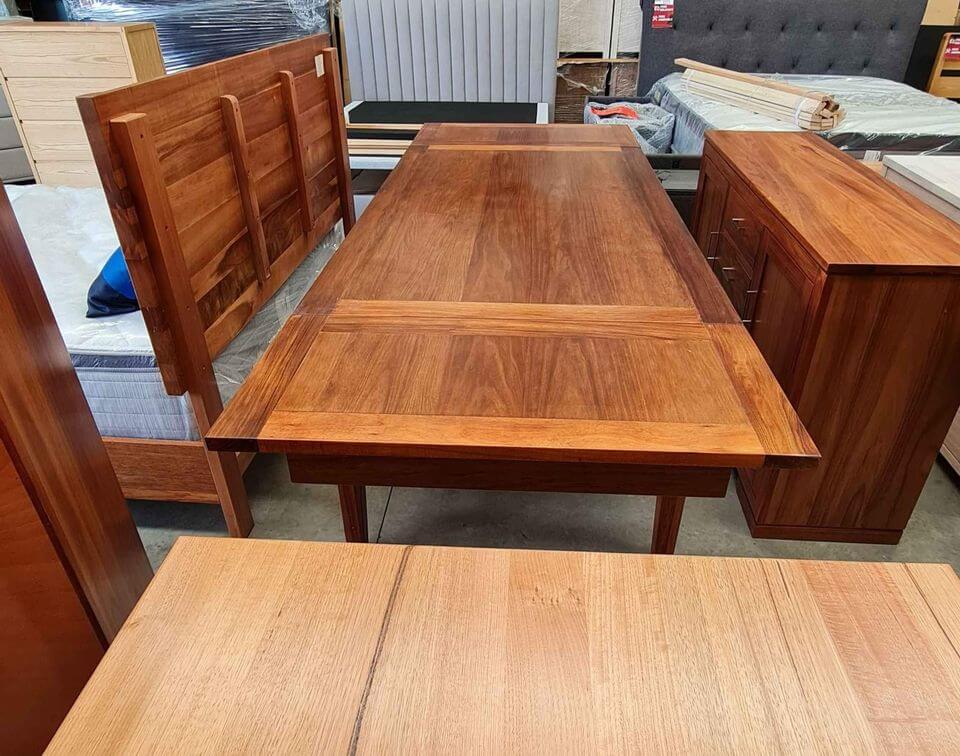 Tasmanian Blackwood 1.8m/2.8m Extendable Dining Table