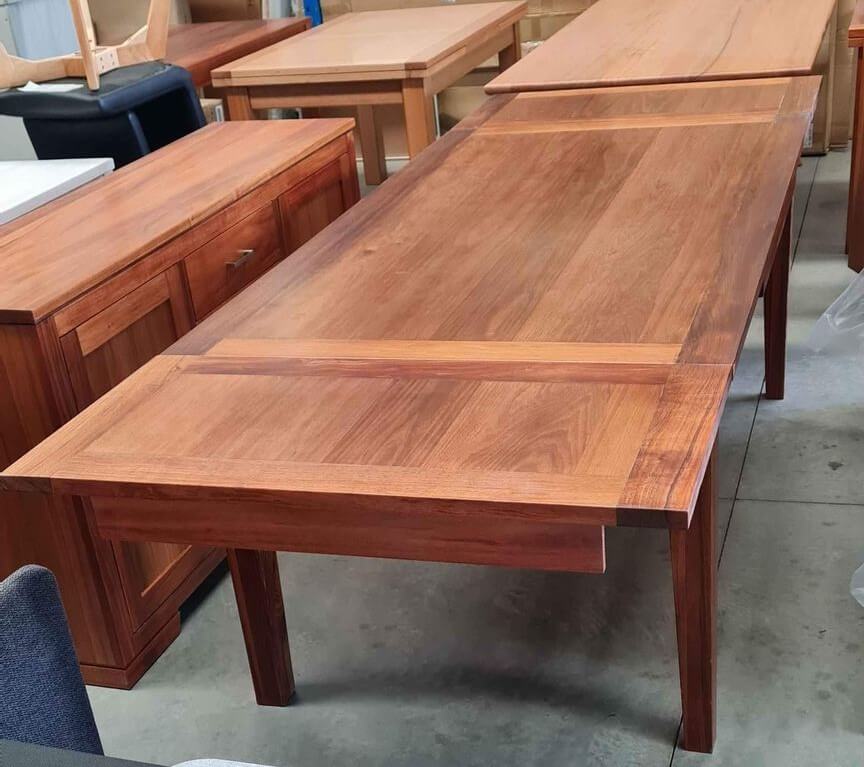 Tasmanian Blackwood 1.8m/2.8m Extendable Dining Table