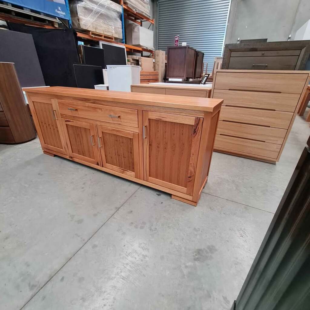 Messmate Buffet – 215cm