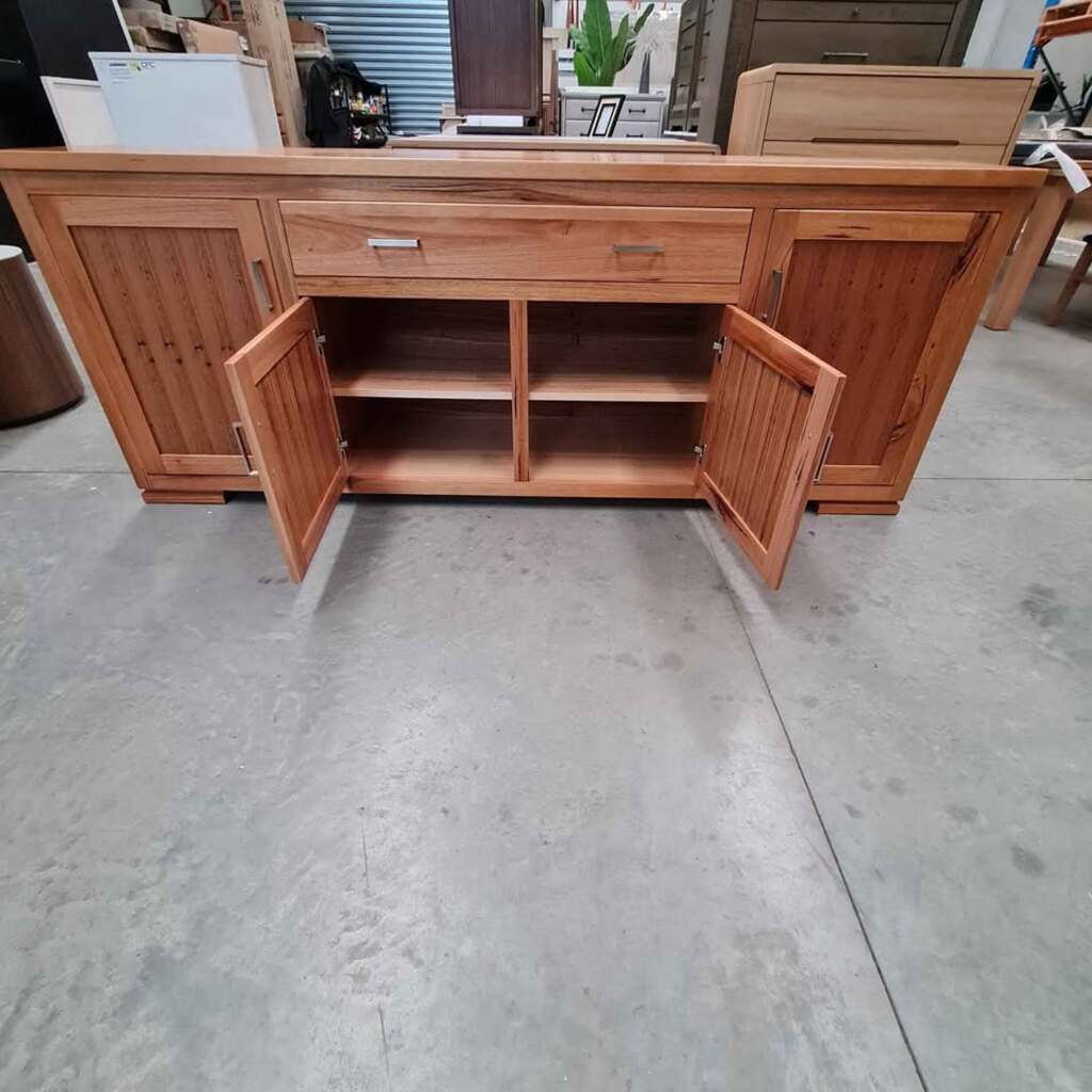 Messmate Buffet – 215cm