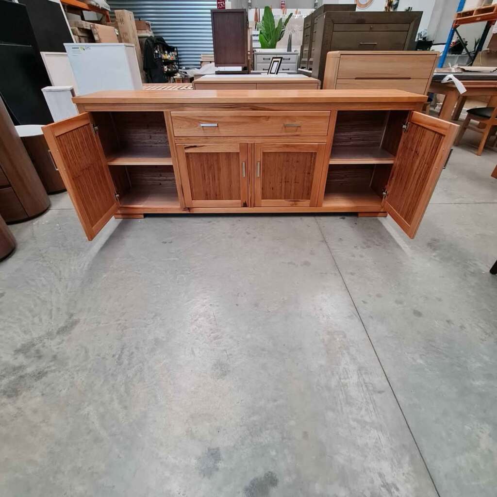 Messmate Buffet – 215cm