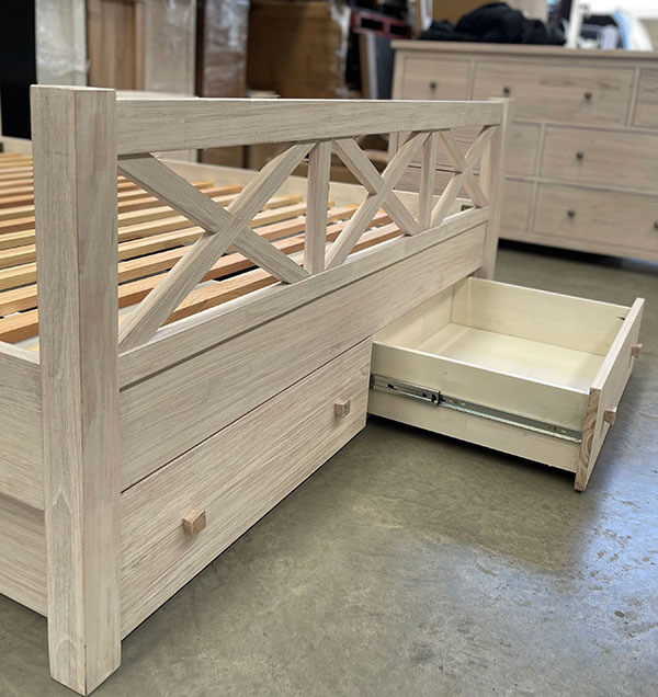 Queen 2 Drawer Storage Bed in Whitewash