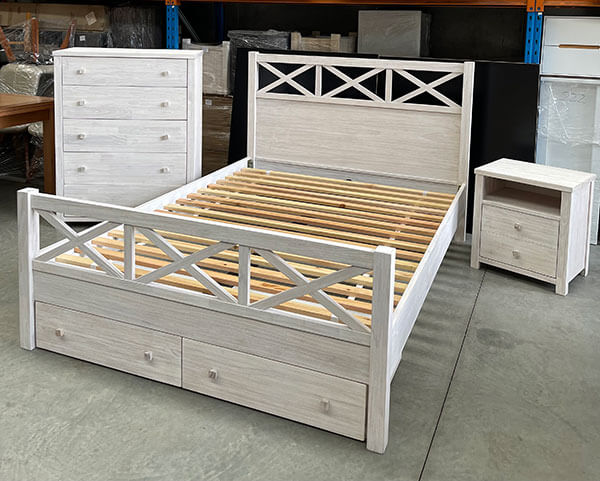 Queen 2 Drawer Storage Bed in Whitewash