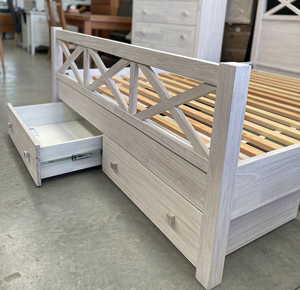 Queen 2 Drawer Storage Bed in Whitewash