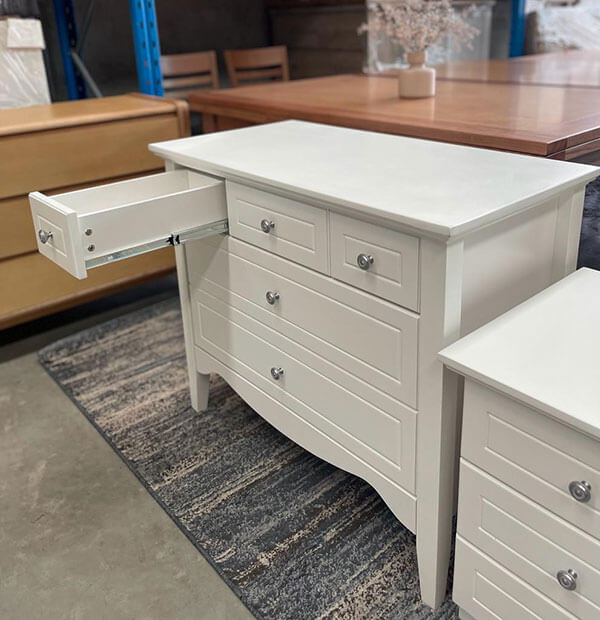 Radiance White Kids&#39; Furniture Set