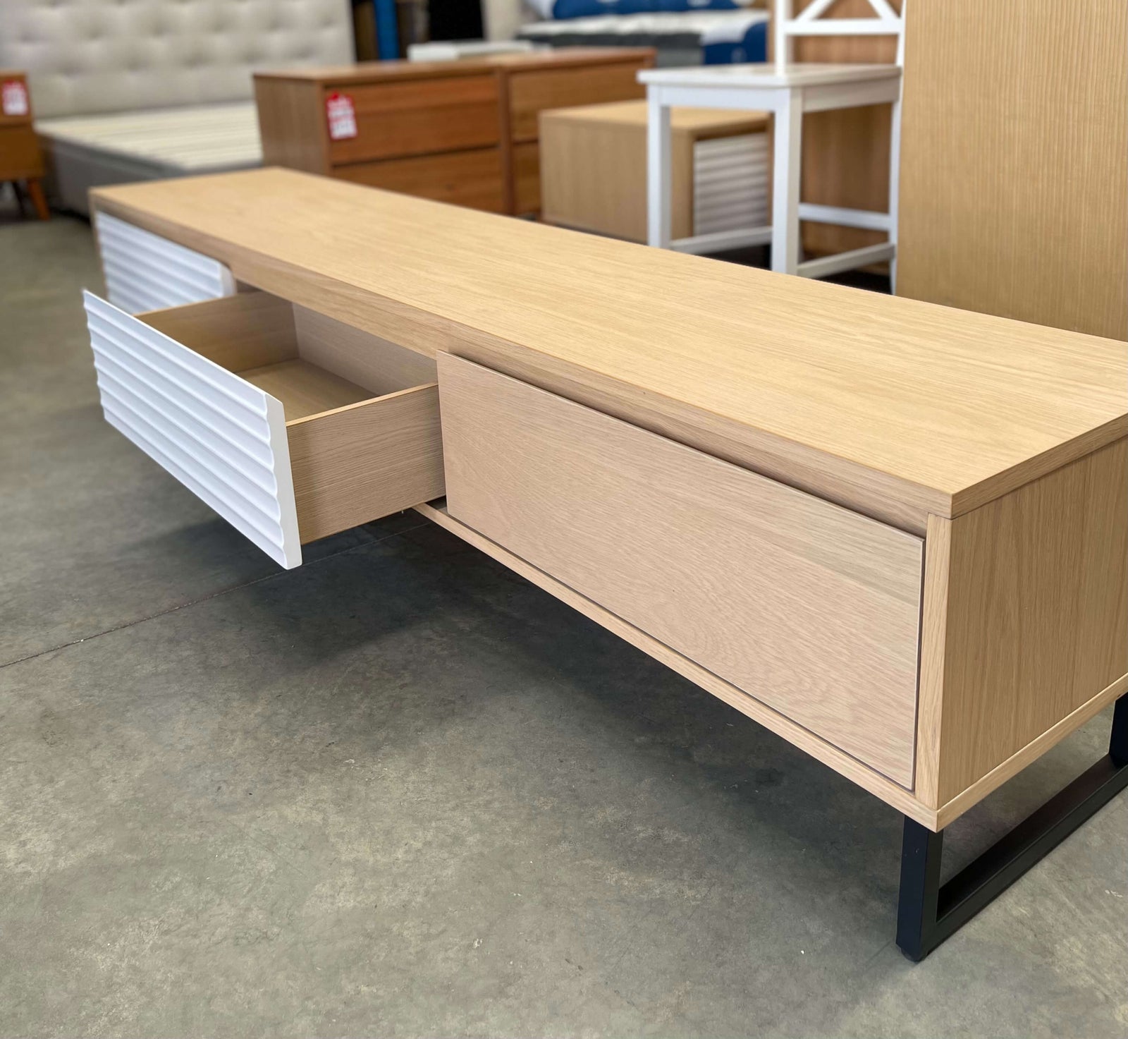 3 Drawer Oak White Entertainment Unit