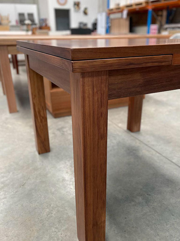 Tasmanian Blackwood 1m/1.6m Extension Dining Table