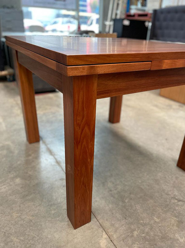 Tasmanian Blackwood 1m/1.6m Extension Dining Table