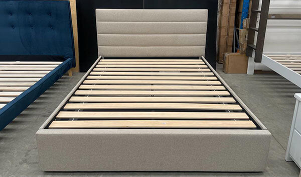 Queen 1 Drawer Storage Bed in Oatmeal