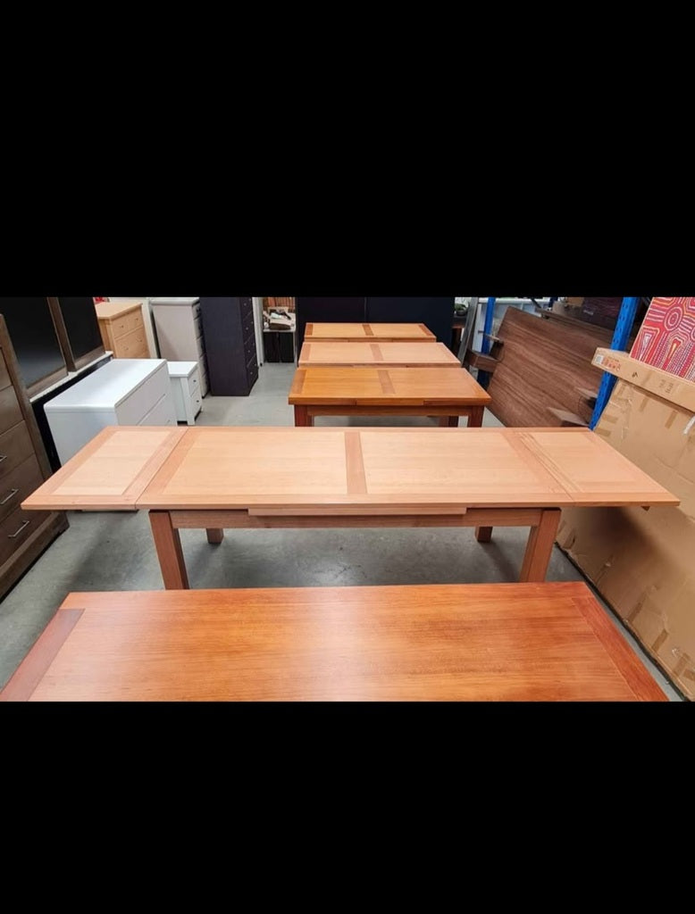 Tasmanian Oak 2m - 3m Extendable Dining Table