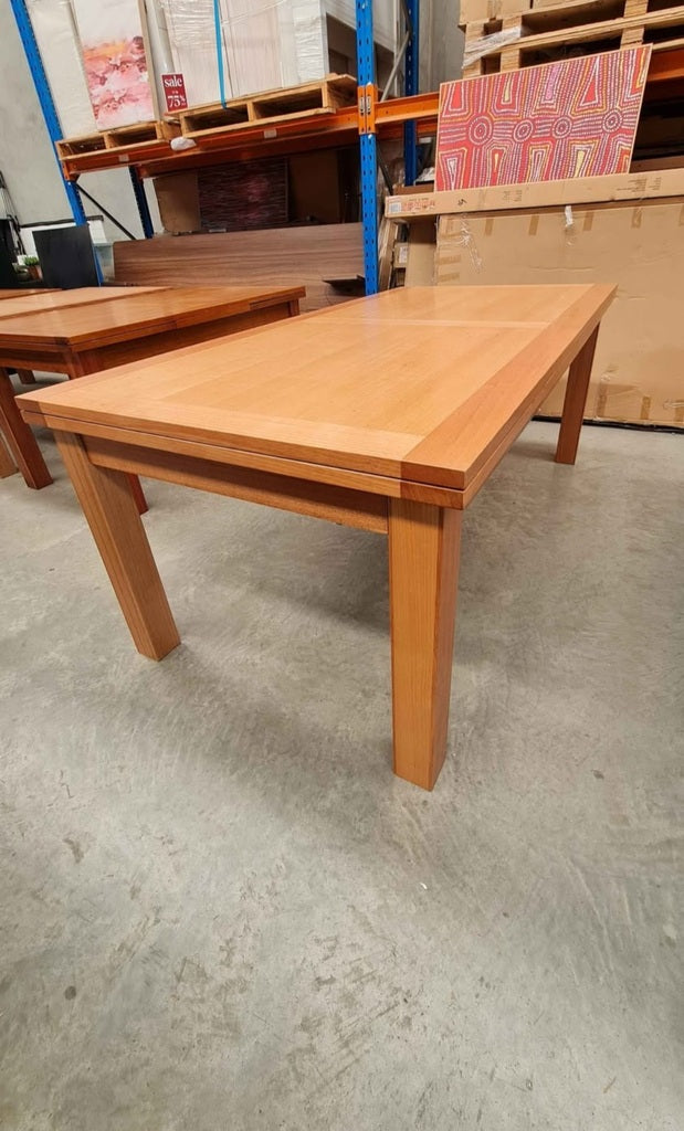 Tasmanian Oak 2m - 3m Extendable Dining Table