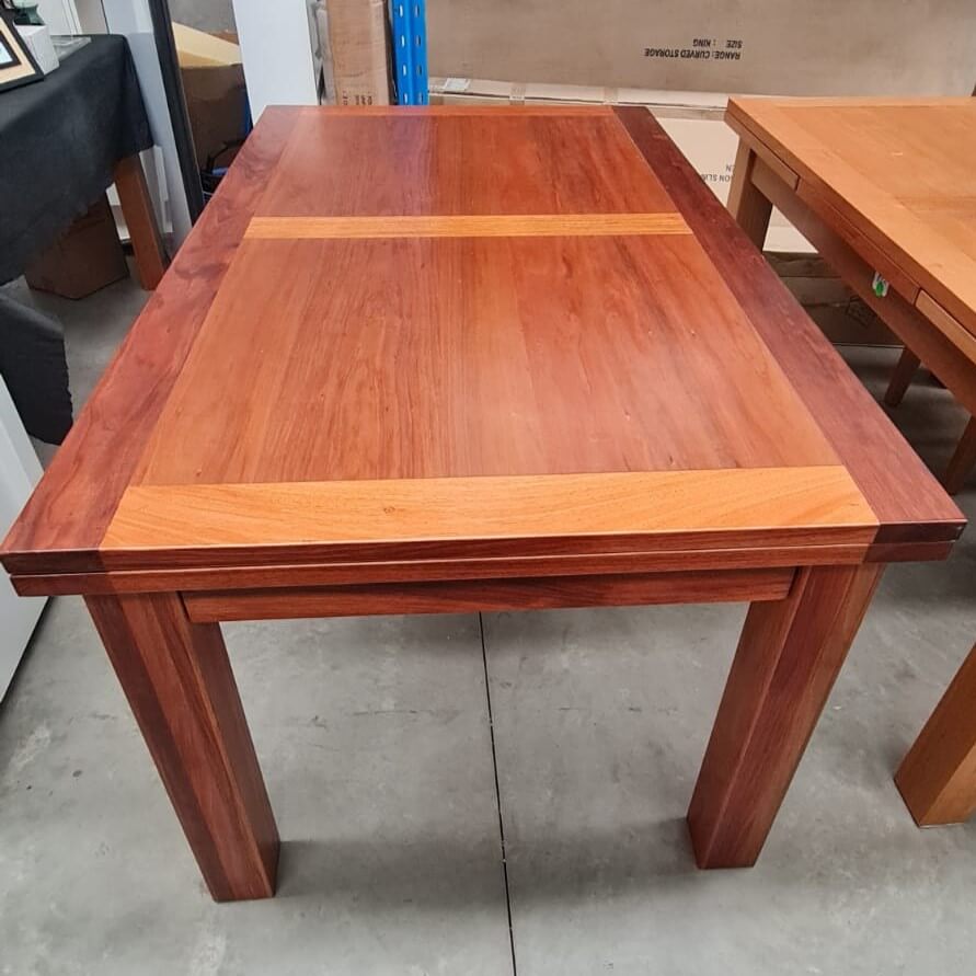 Tasmanian Blackwood 1.5m/2.5m Extendable Dining Table