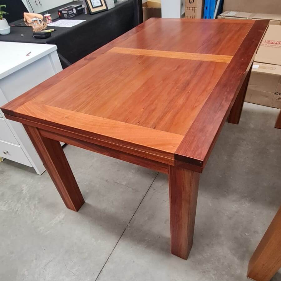 Tasmanian Blackwood 1.5m/2.5m Extendable Dining Table