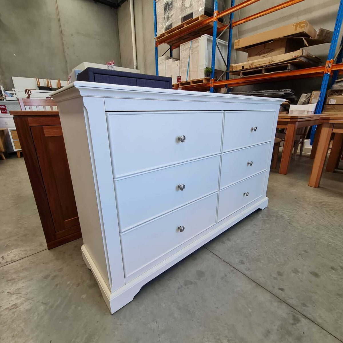 Blanc 6-Drawer Antique White Dresser